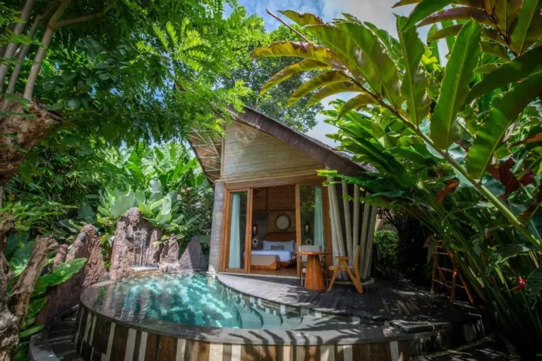 Book Eco Luxury Resort Stay – Sustainable High-End Resorts Guide